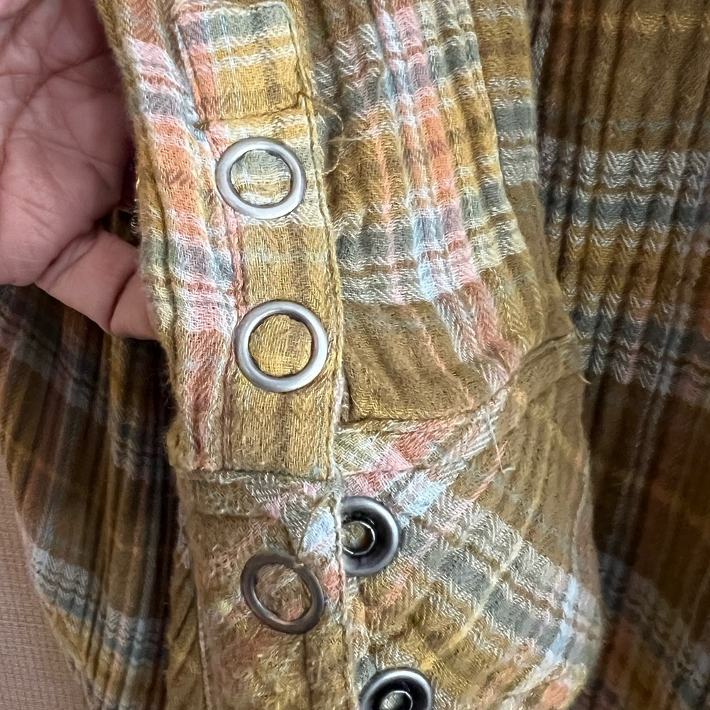 Free People Juniper Ridge Plaid Raw Hem Distressed Boho Grunge Shirt S - Picture 7 of 7